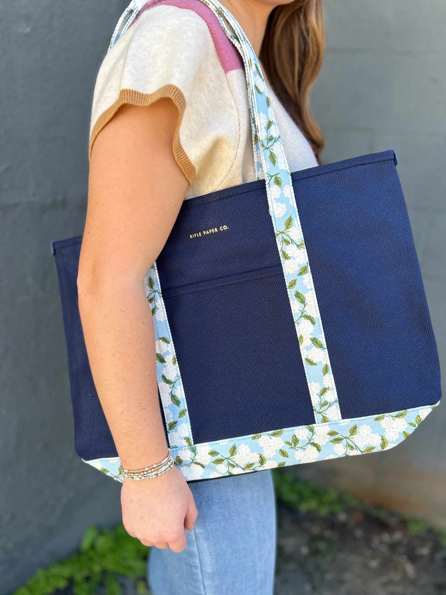 Hydrangea Canvas Carry All